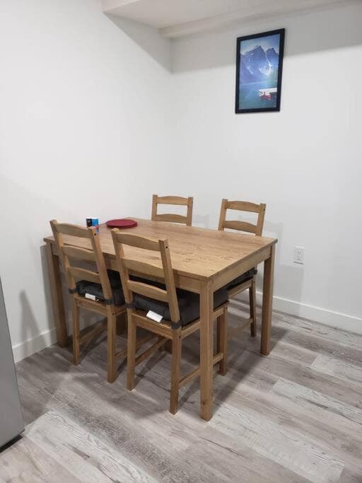 Entire guest basement suite in Cochrane, AB
