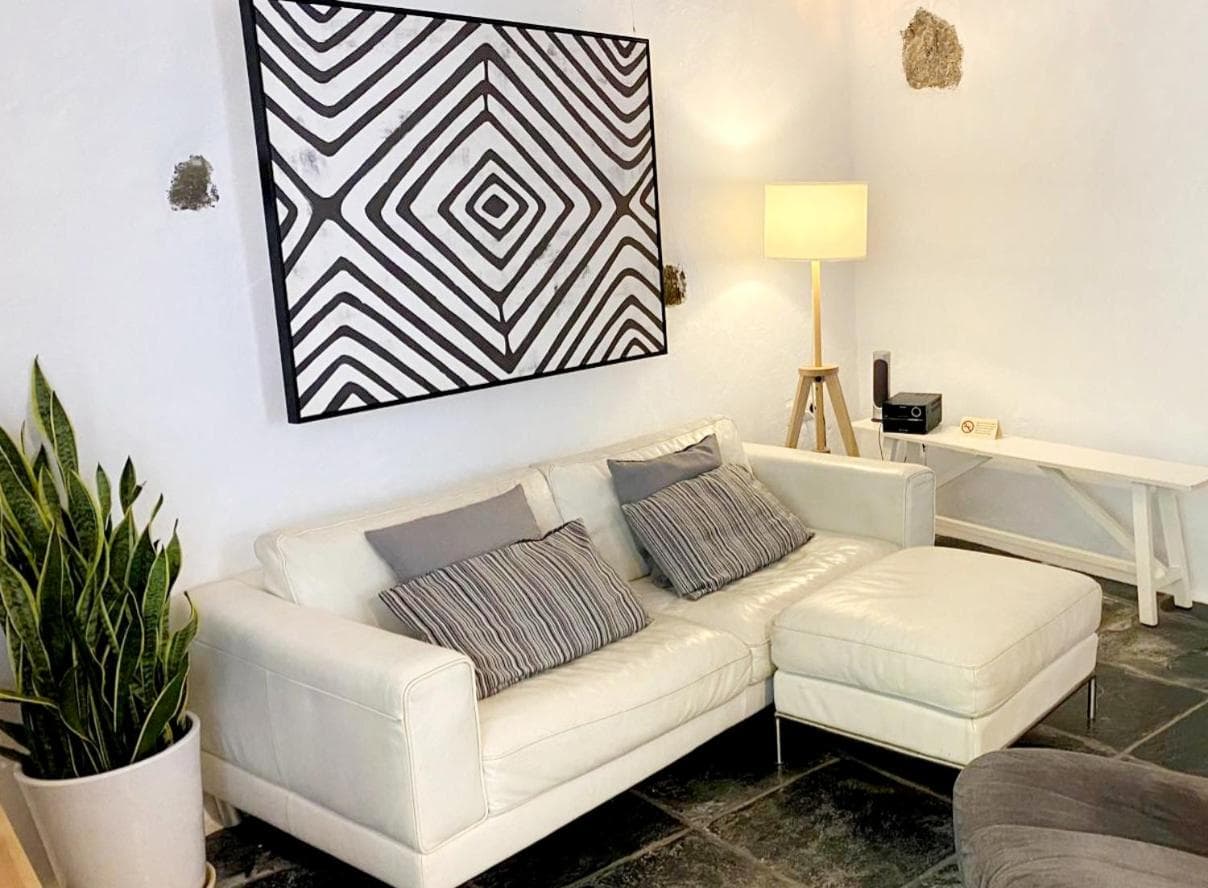 Luana House