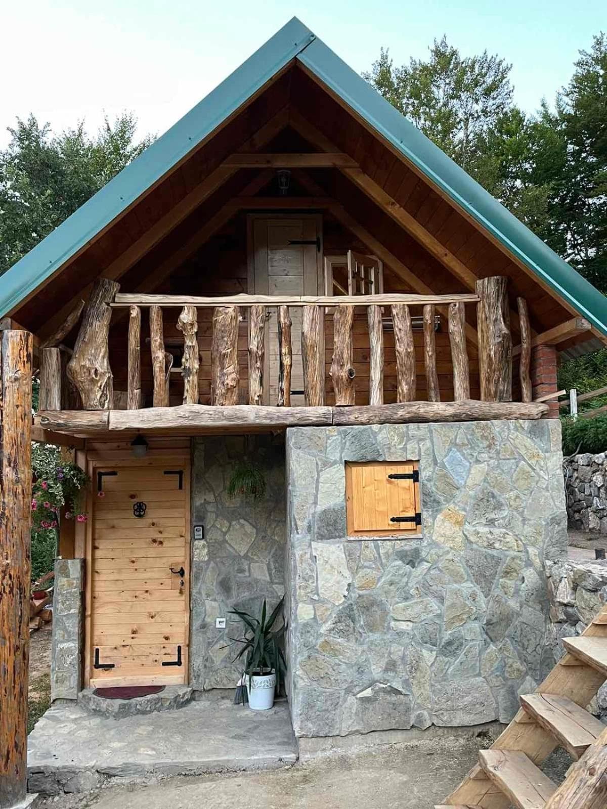 Cottage Under the Tresnjevik