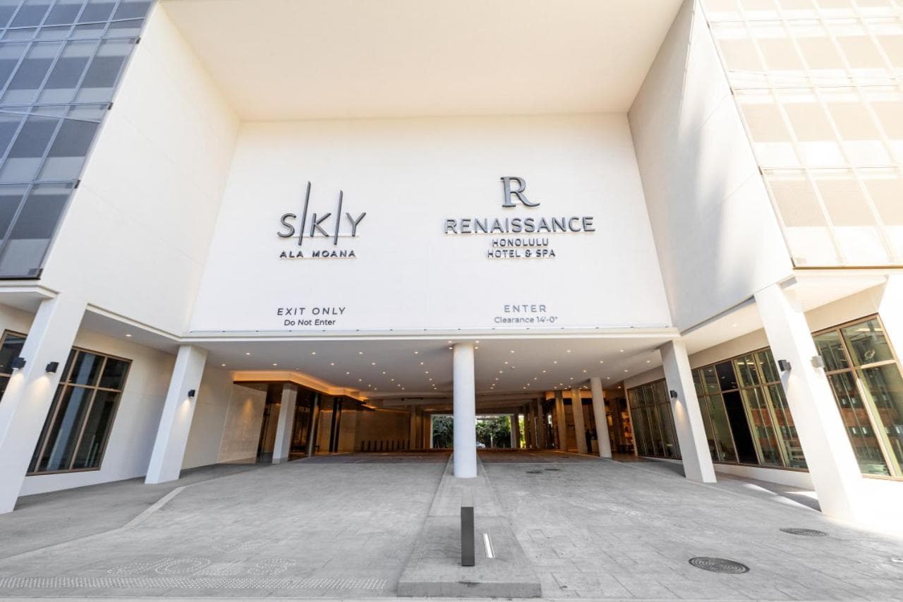 Upscale SKY Ala Moana Brand new 2 bedroom Sleeps 6