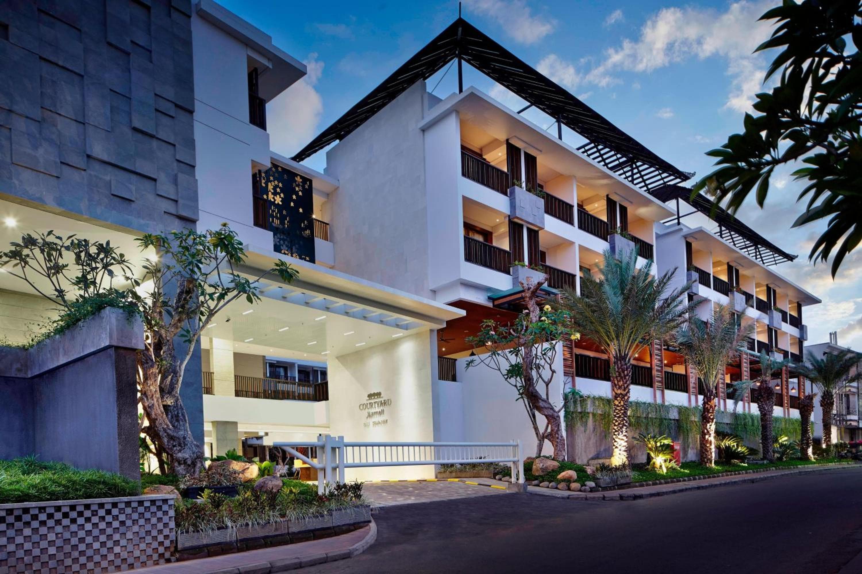 Courtyard by Marriott Bali Seminyak Resort