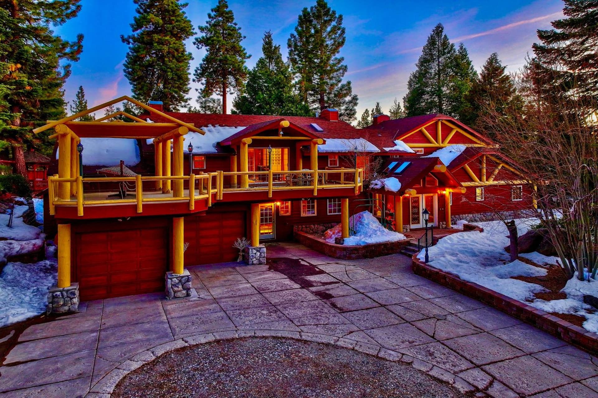 Luxe141 Spacious Luxury Log Cabin