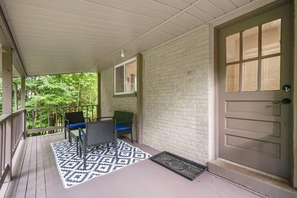 Charming 5-Bedroom Home, Minutes To DC & Major Hospitals With Home Theatre