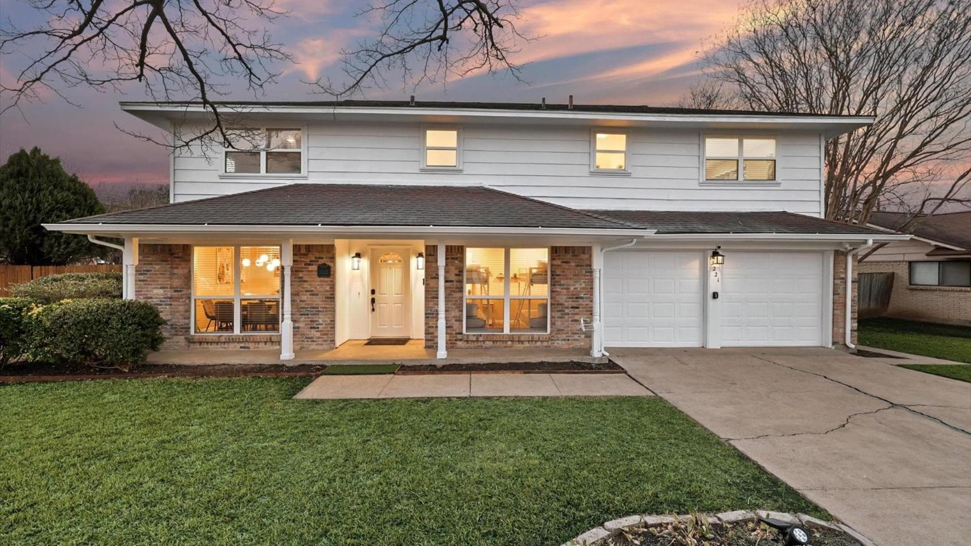 Elegant 5BR 2,5BA Holiday Home with Pool, Jacuzzi, BBQ, and Cinema Room