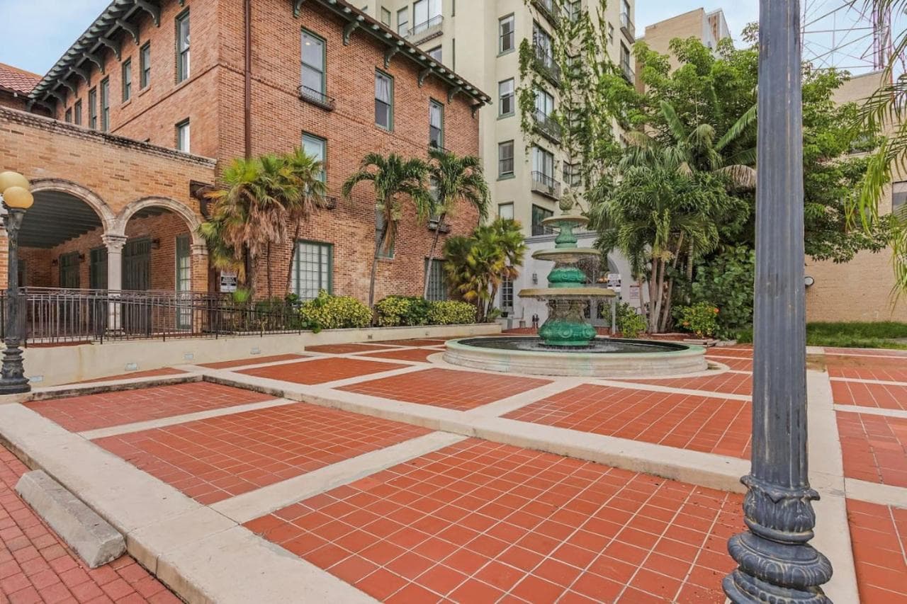 Casa Palma Historic apt in the BEST spot downtown