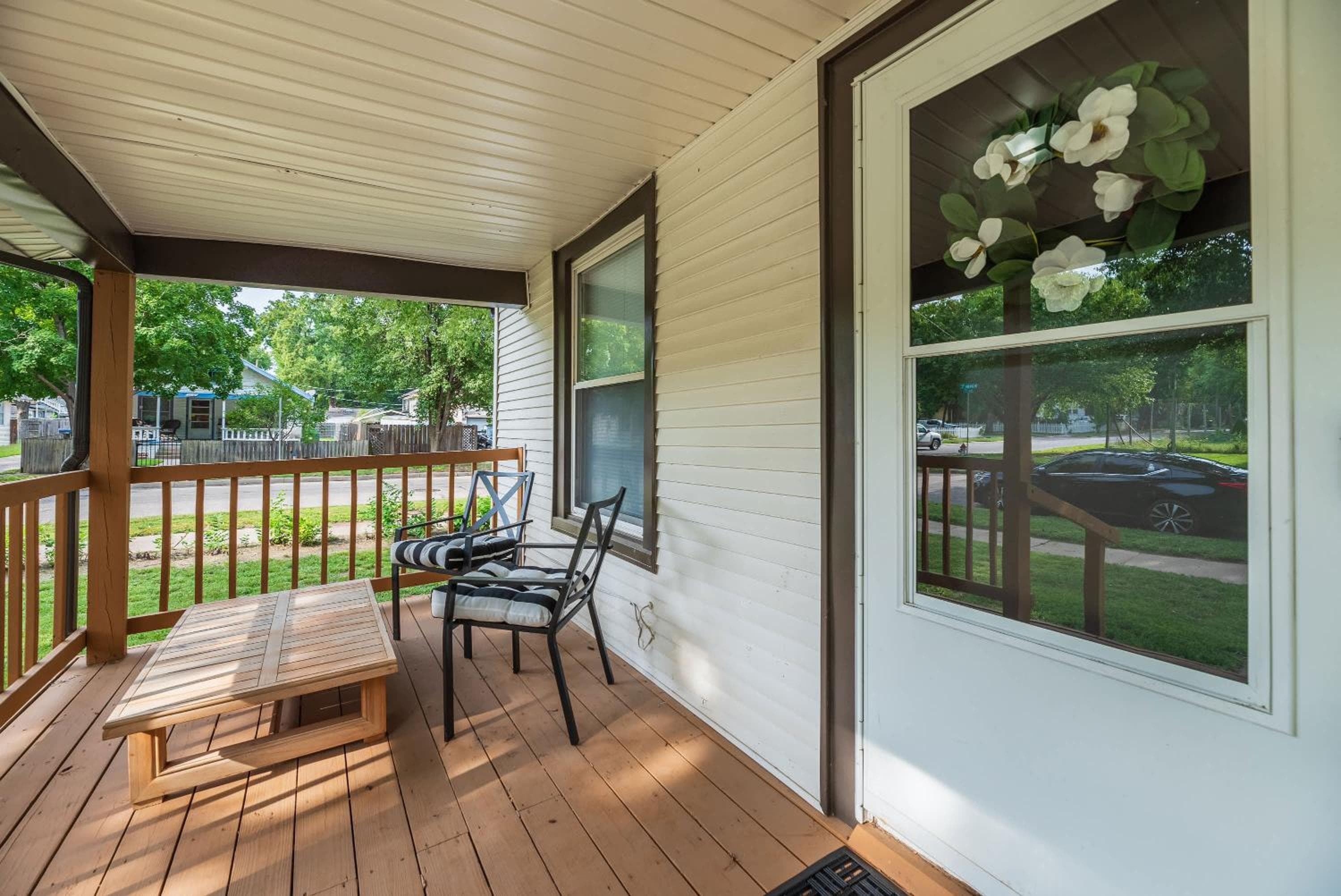 Beautiful 2 Bed 1 Bath home near College Hill