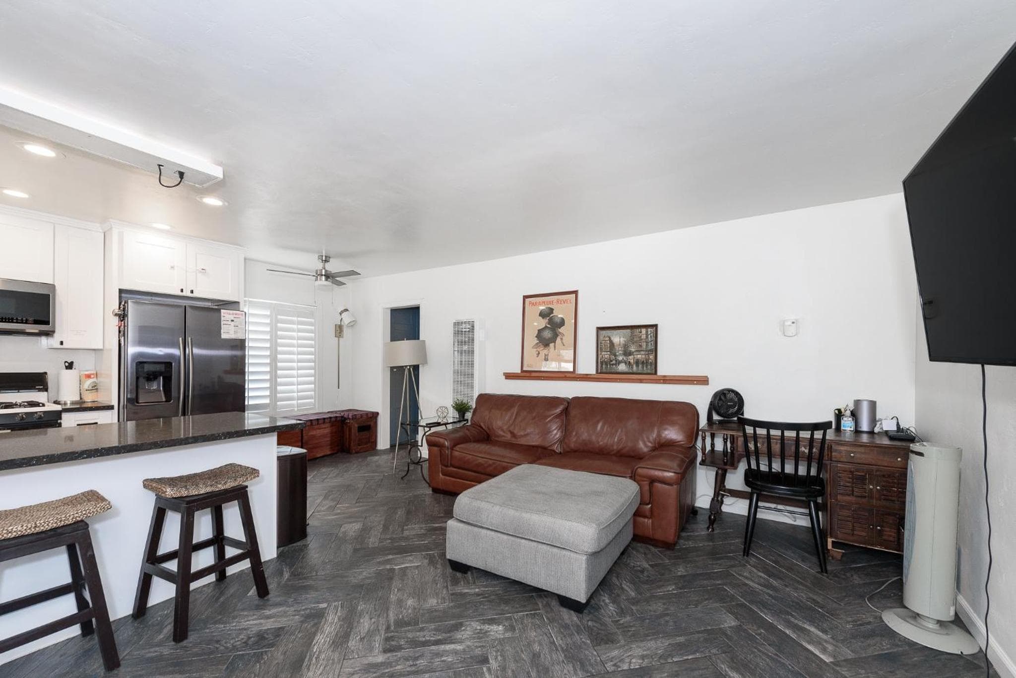 Leather Sofa Large Kitchen close to San Diego Zoo