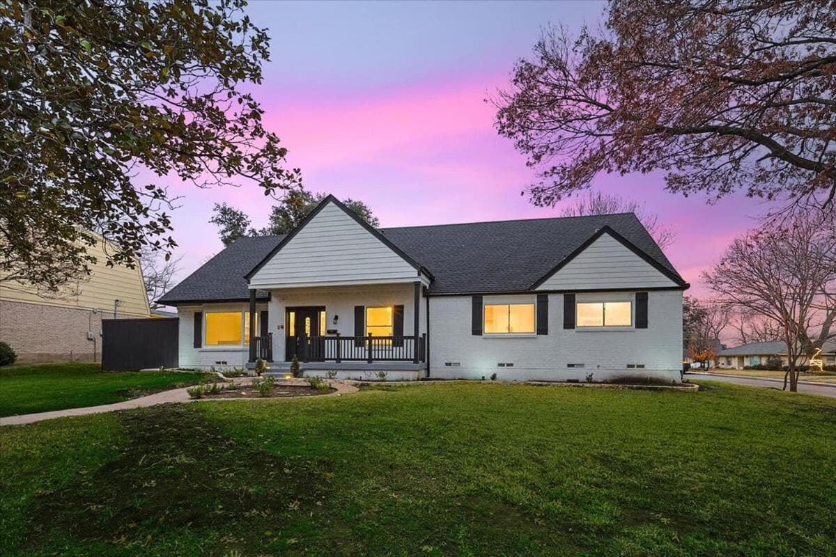 Upscale 6BR 2,5BA Holiday Home with Pool, Hot Tub & Game Room