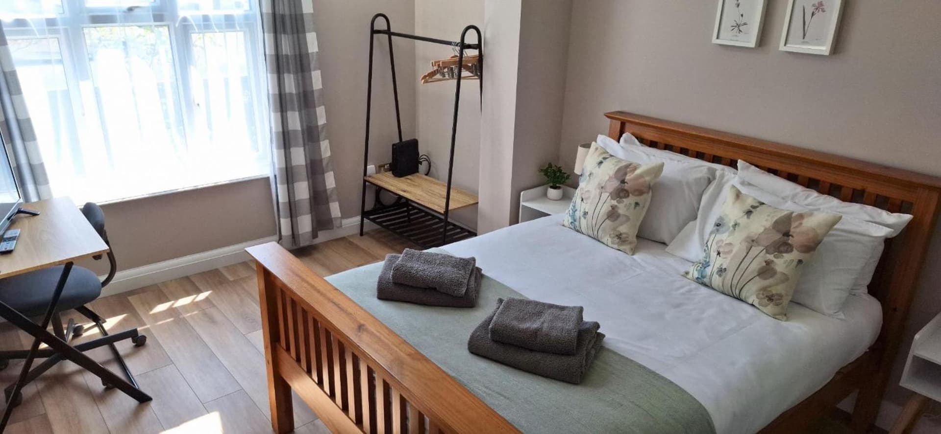 NEW 3 bedrooms Flat in Ashford near Heathrow
