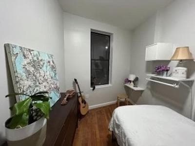Bright Artist 2 Bedroom - One block from Prospect Park - Across from the train