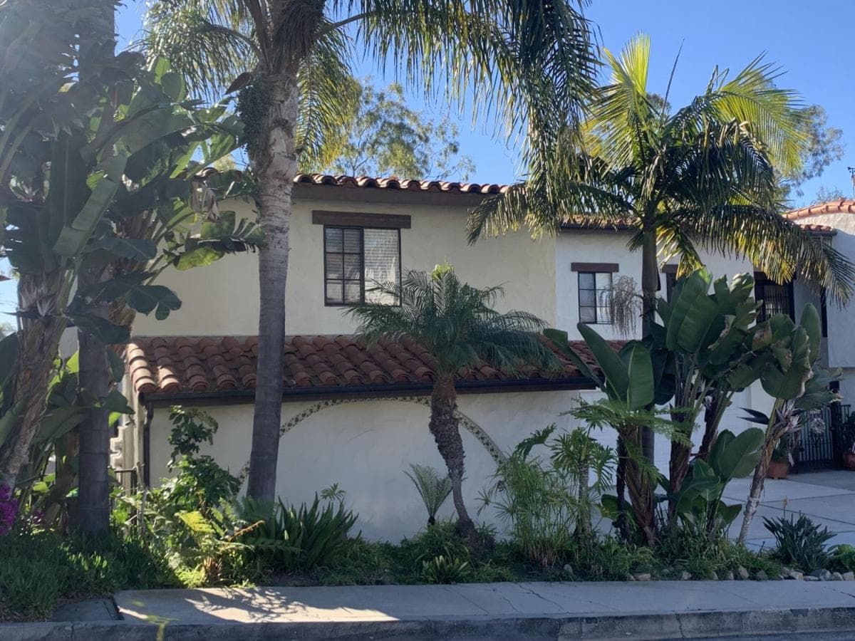 San Clemente Beach home walk to beach and downtown