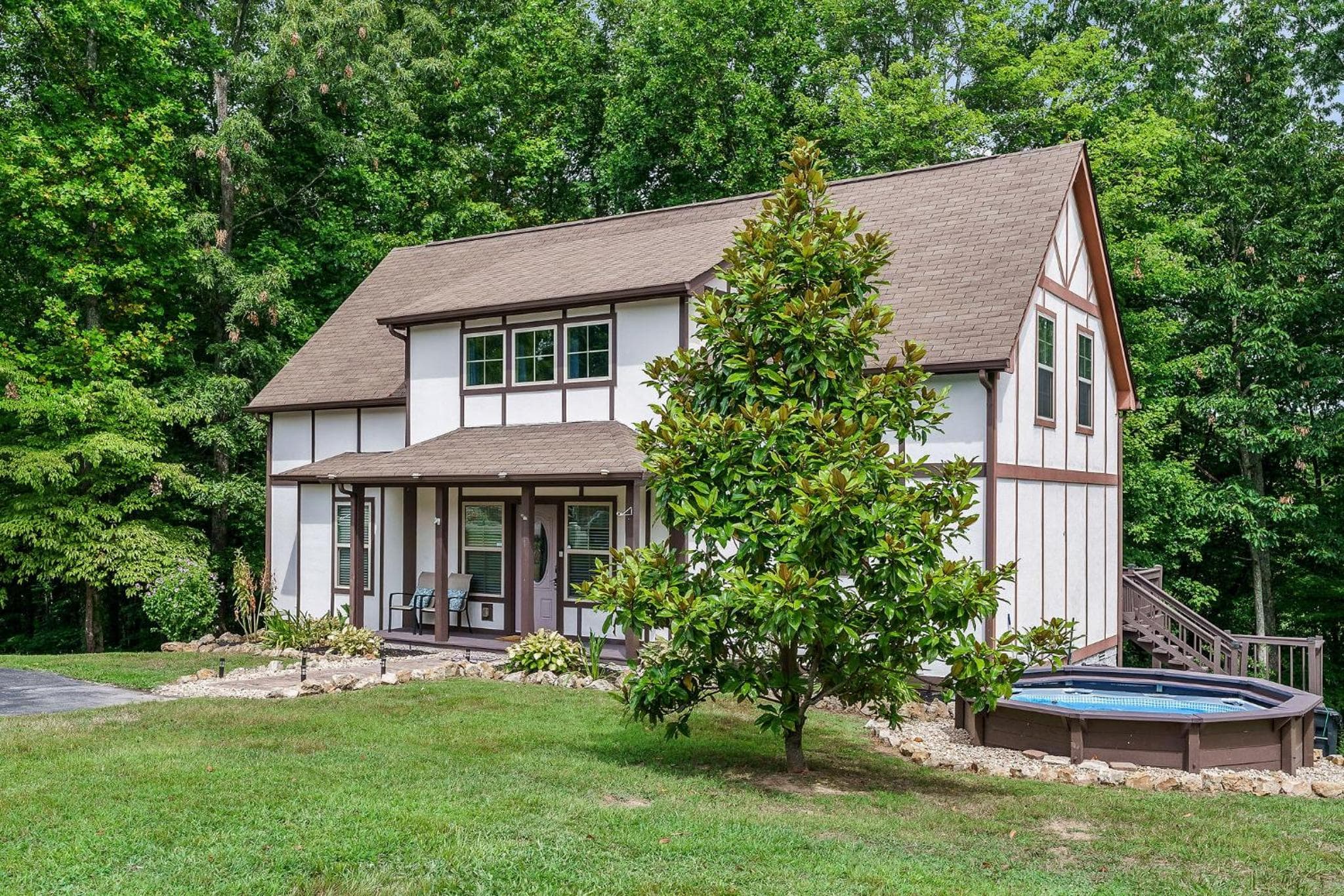 Center Hill Lake House - Charming 4 Bedroom