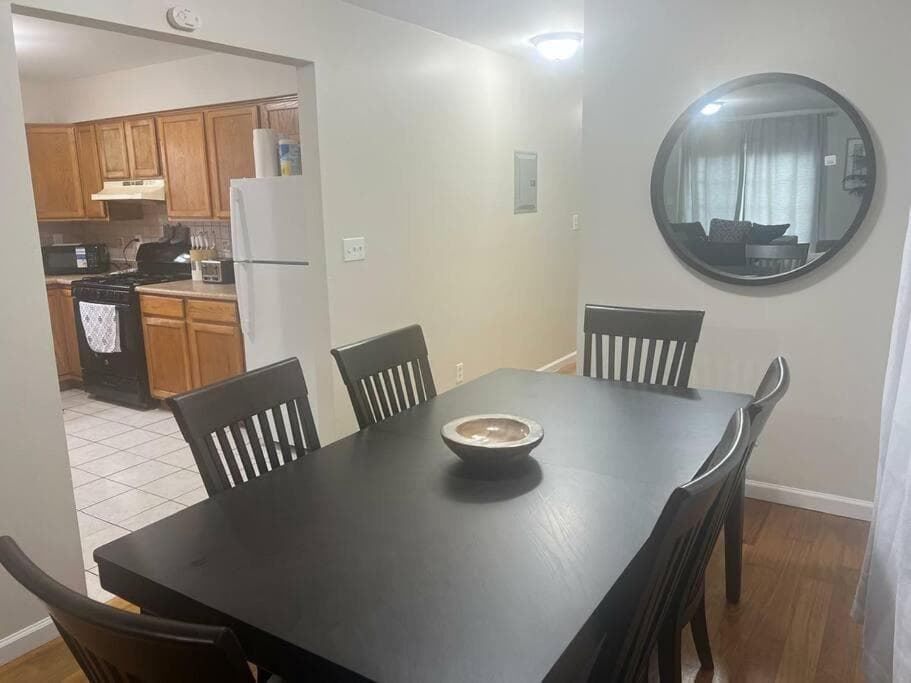Exquisite 4 Beds Near EWR NYC