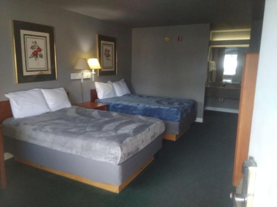 Hotel King Bed Hotel Studio 236 & Hot tub