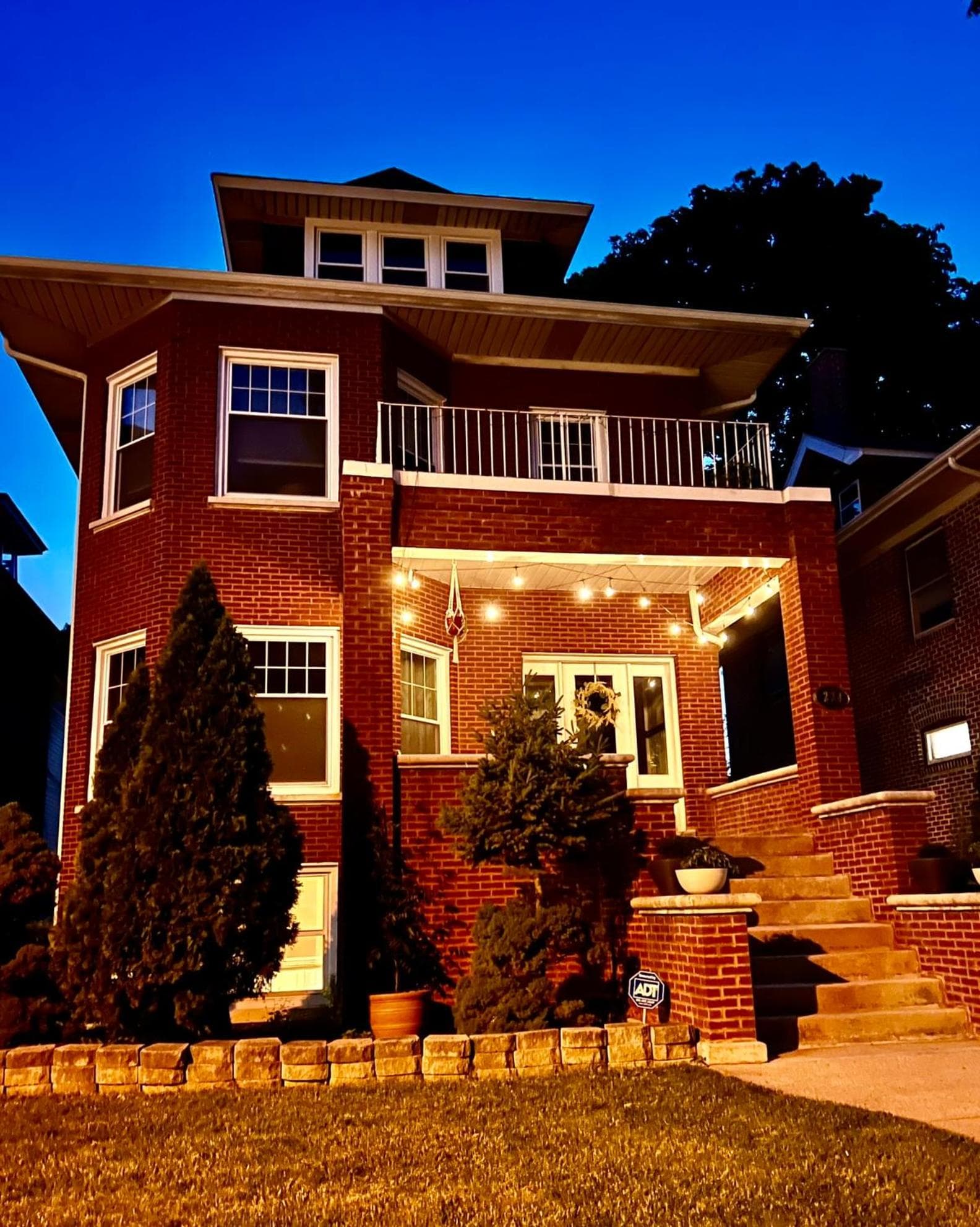 Lovely vintage Oak Park 3bd 1ba perfectly located near public transit & Chicago