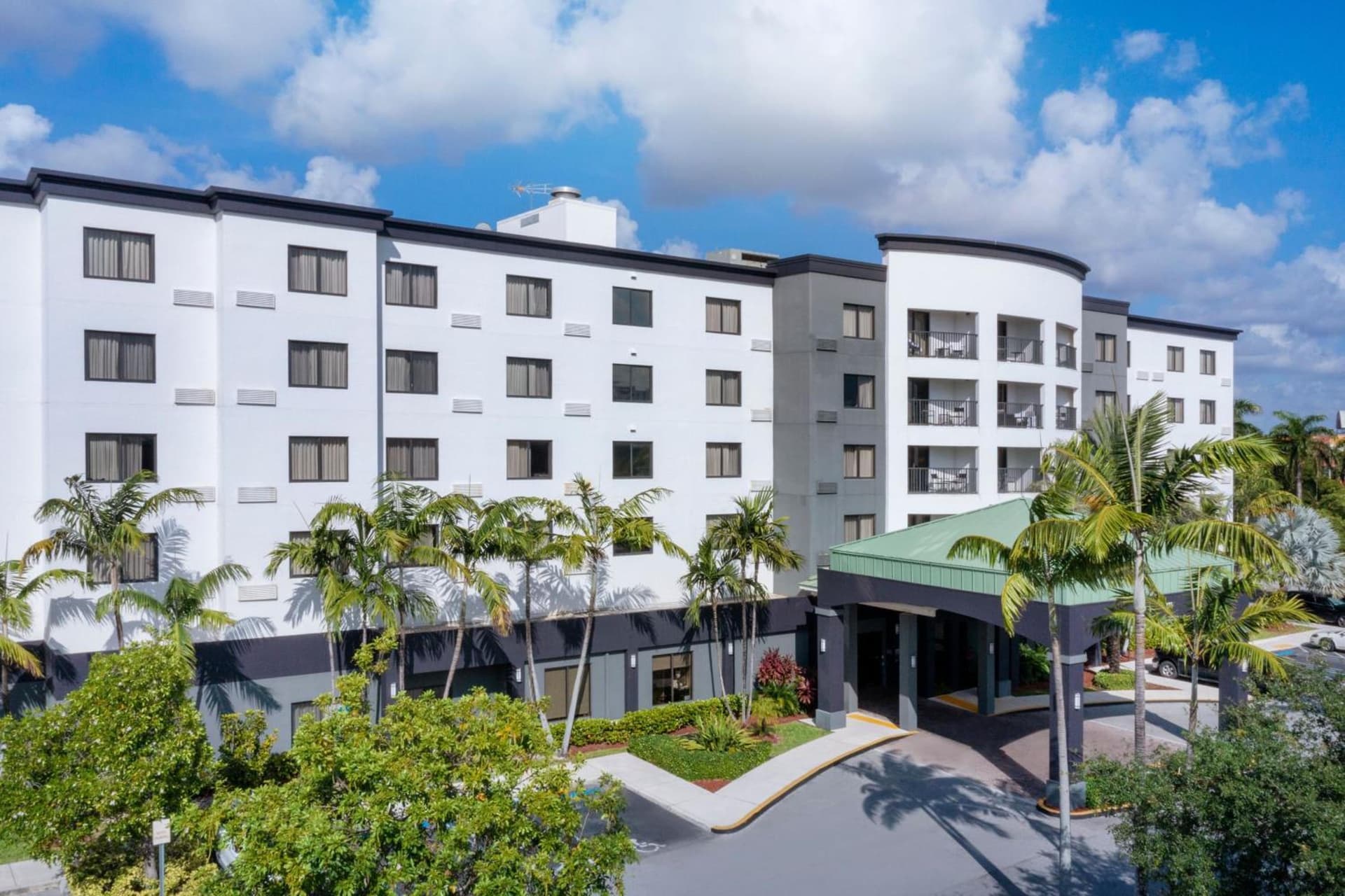 Courtyard by Marriott Miami at Dolphin Mall