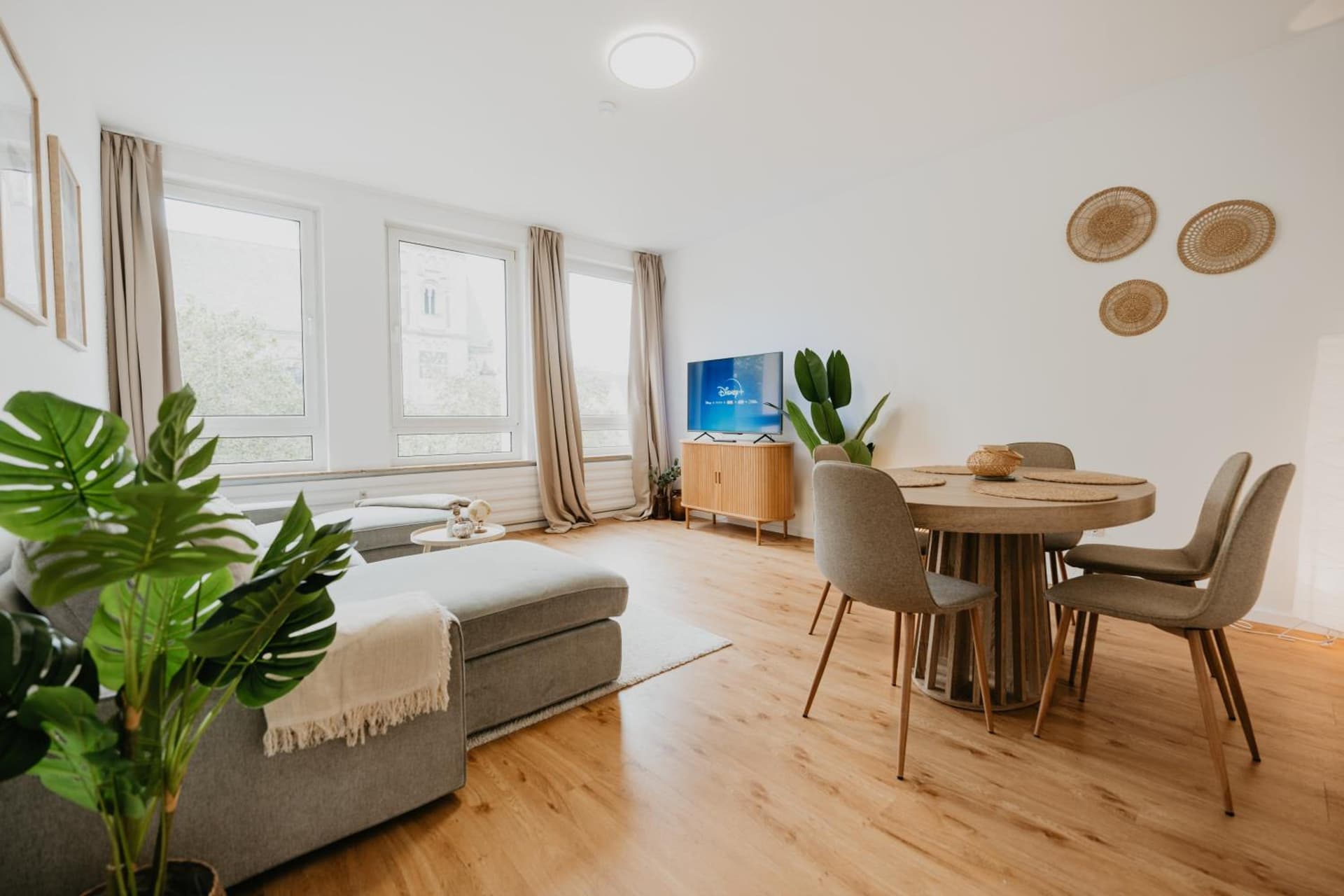 Church View Charming Apartment in the heart of Koblenz