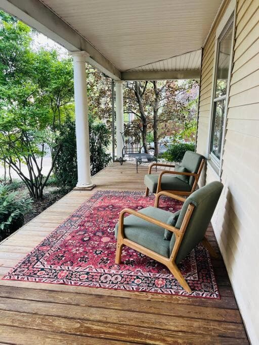 4 Bedroom DC's Best Location with Parking, Walk to Clarendon Metro, Shopping and Nightlife!