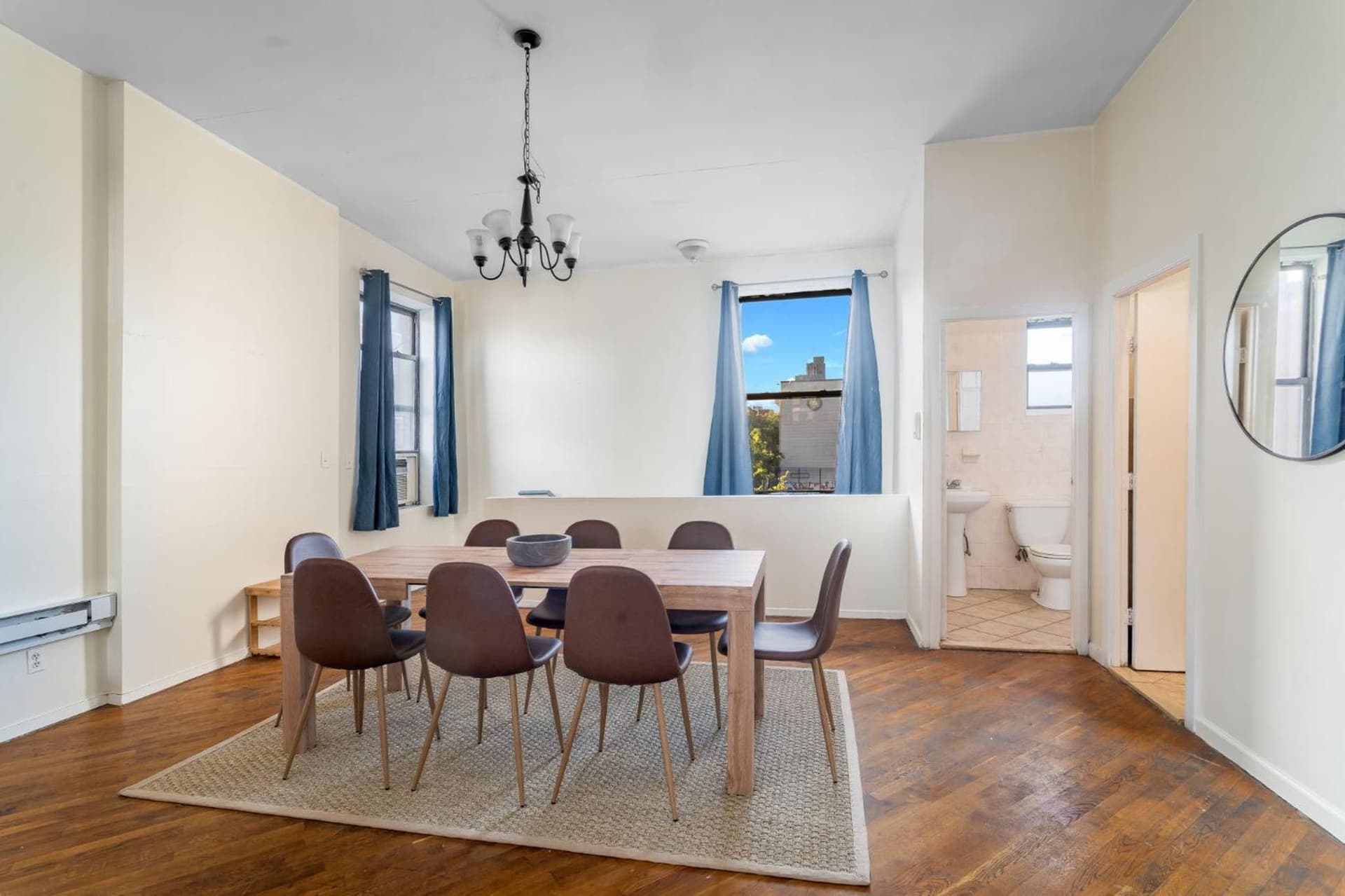 Cozy 3BR 2BA Apt in East Harlem!