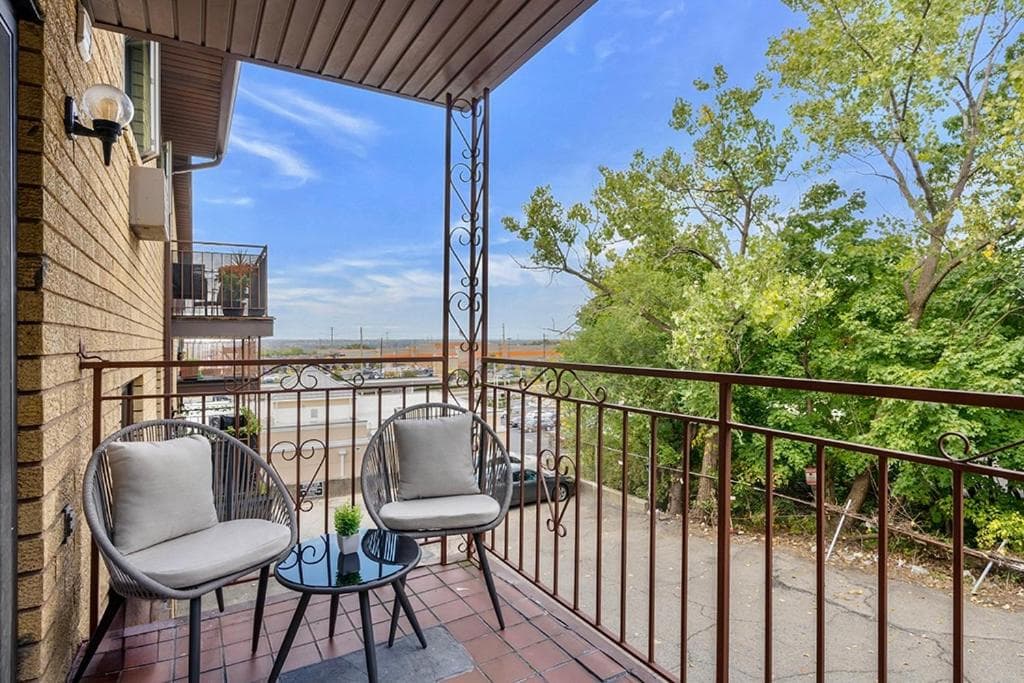 Deluxe condo in West New York with free Parking 20 Min to NYC