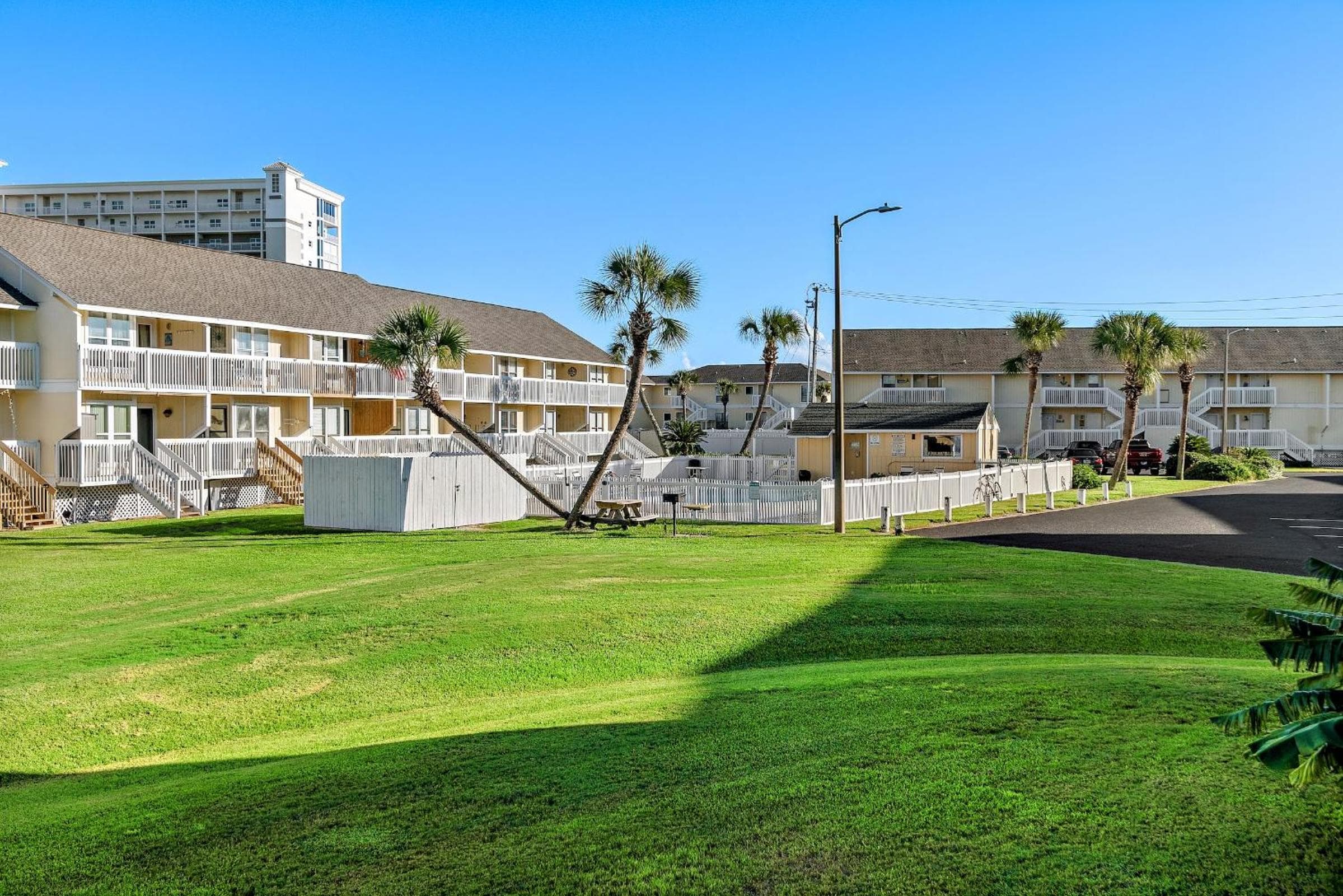 Sandpiper Cove 8140 - 500 Feet to the Beach! Pool in the Back Yard!