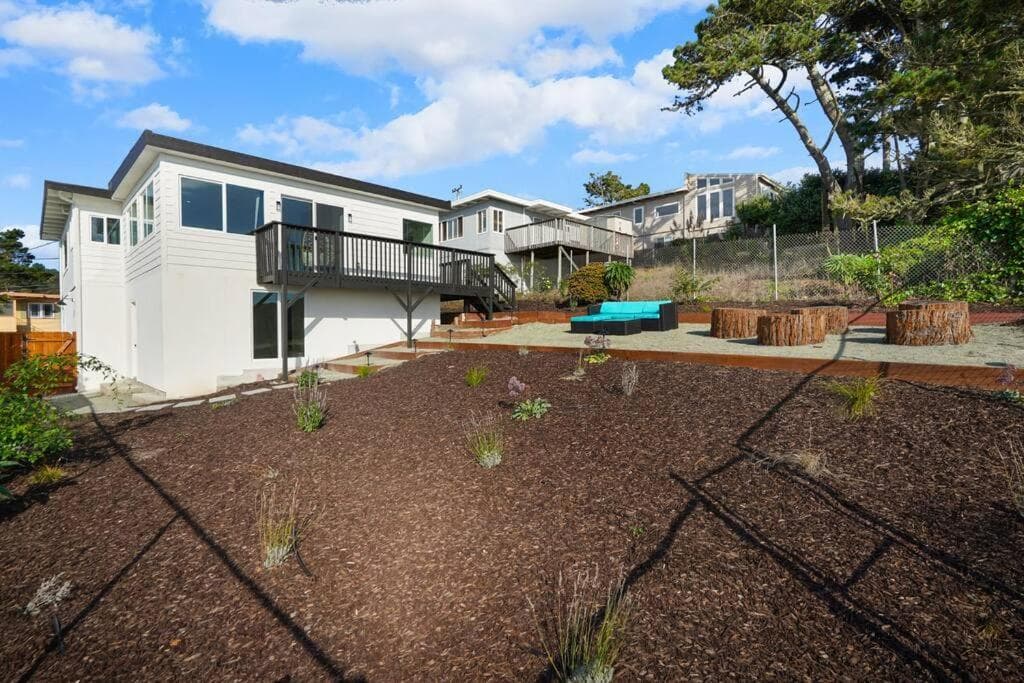 Oceanview Sunset View Luxe 3BR 2Bath SofaBed Home Yard in Pacifica