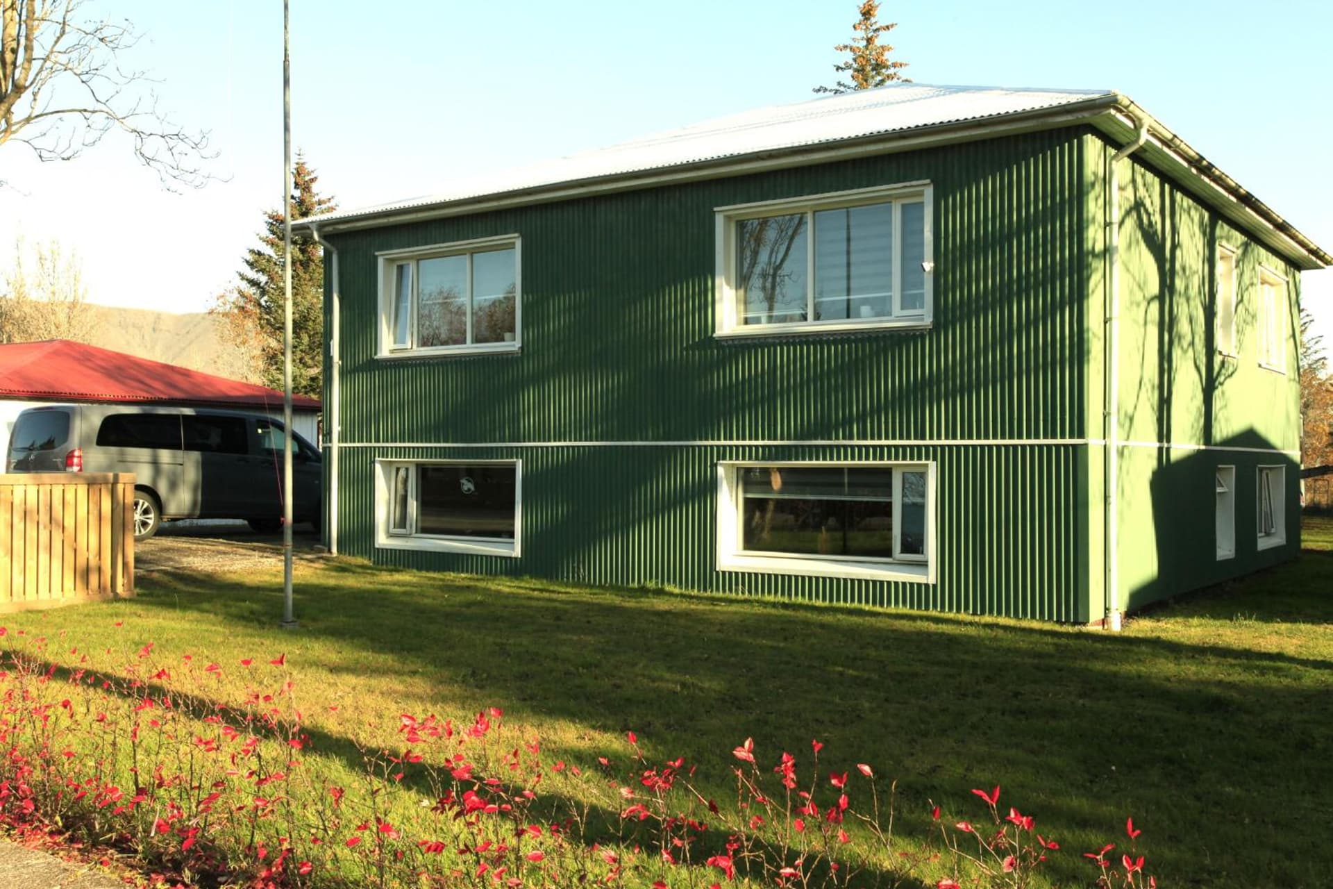 Comfortable 1 bedroom condo close to center