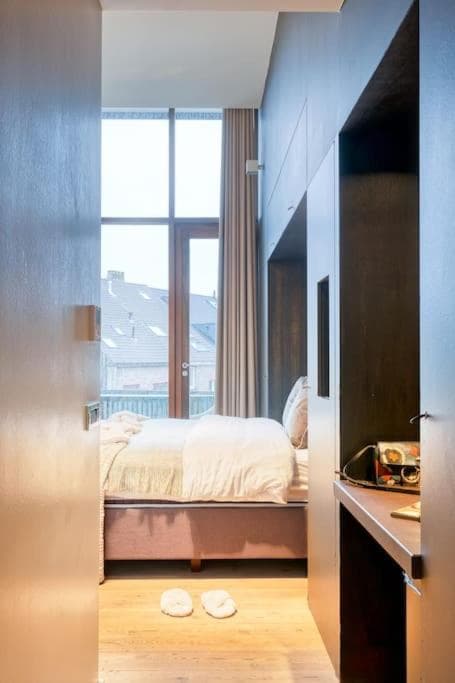 Ideal terraced Studio Retreat in Ghent's Center