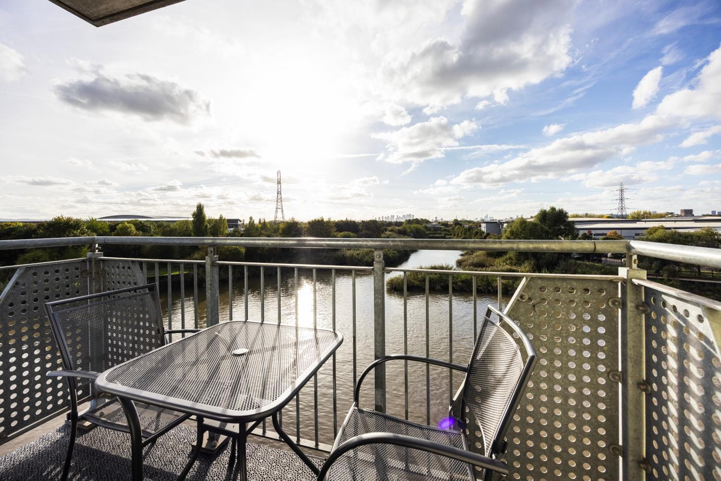 Stunning 2 Bed Flat With City Views