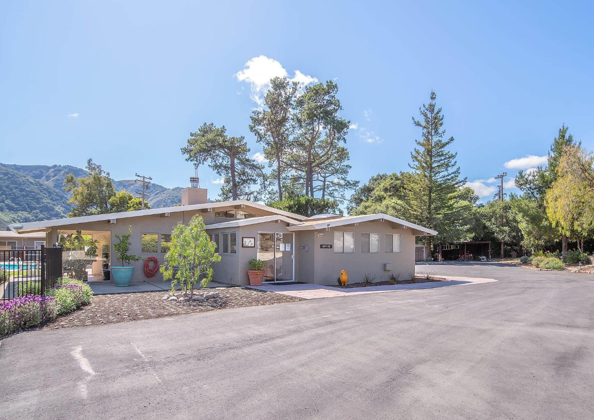 Contenta Inn