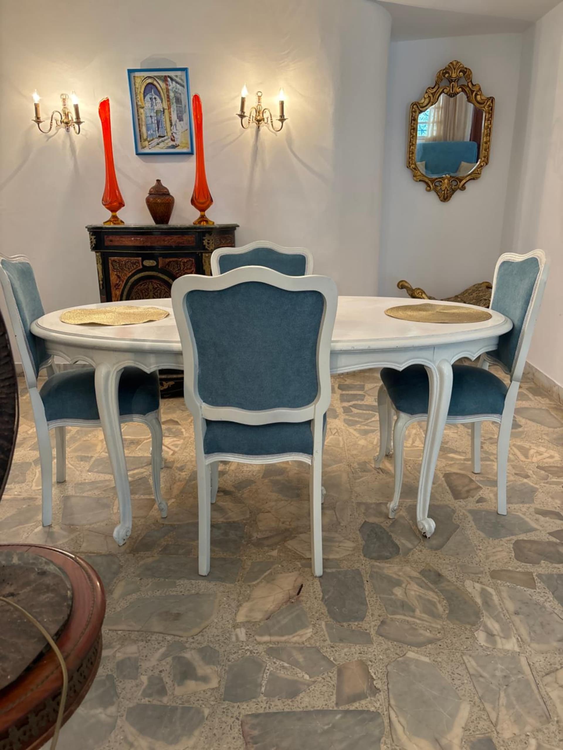 La maison dorée avec jardin