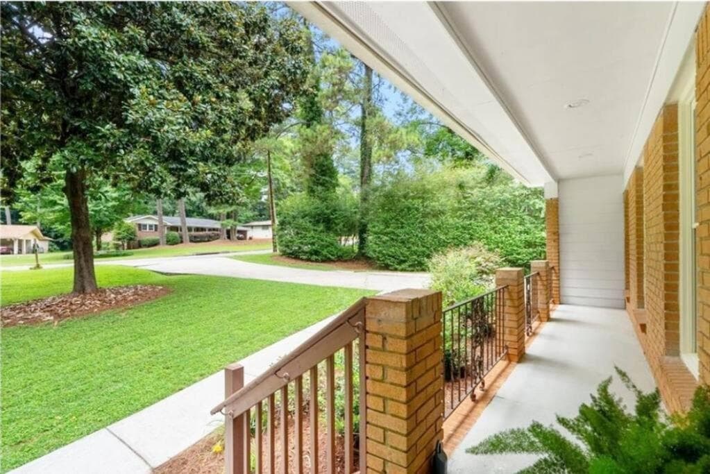 Charming Home in Tucker