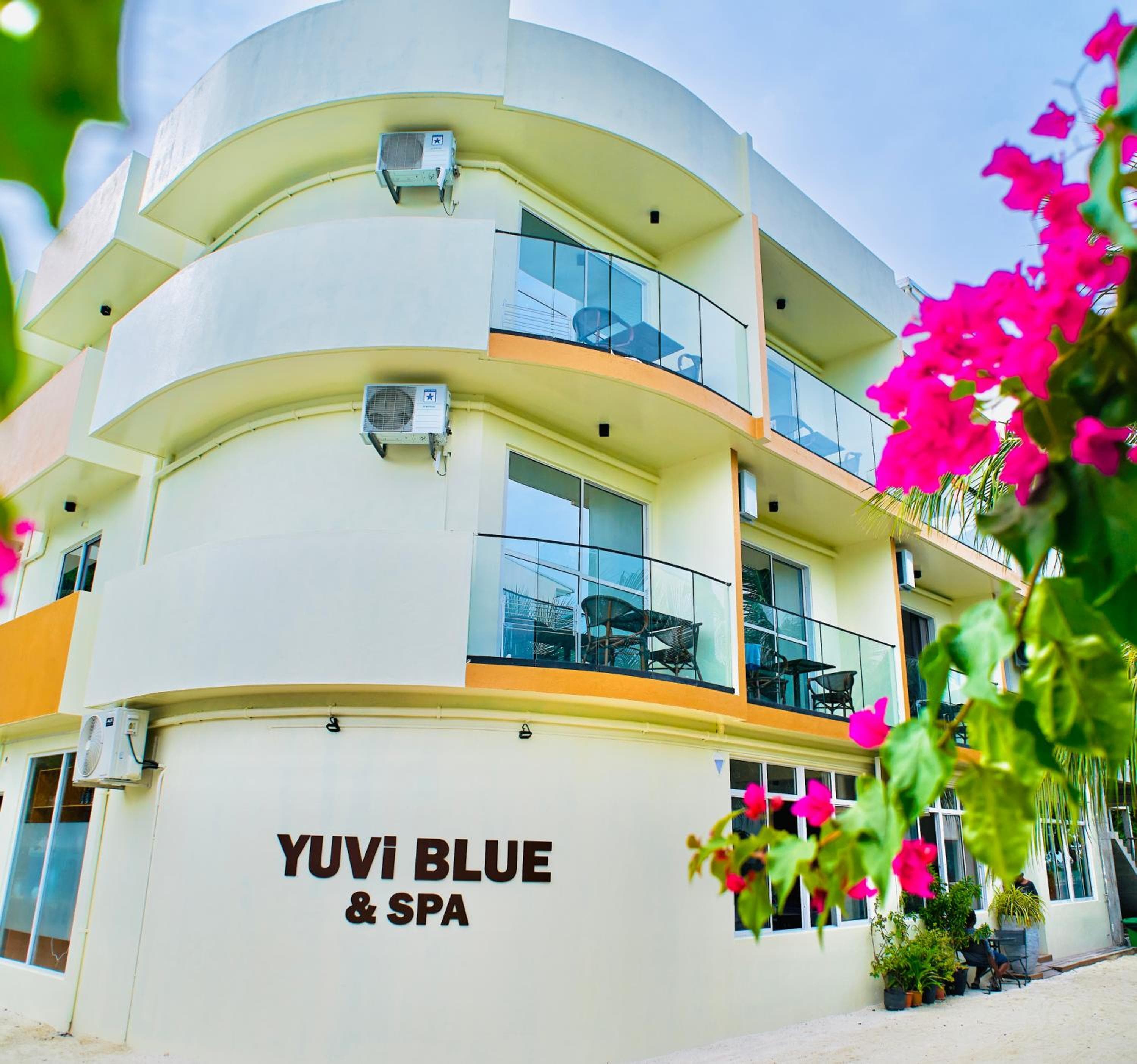 YUVi Blue Guesthouse at Himmafushi