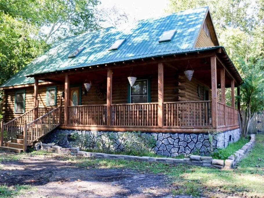 Southern Charmed Cozy Log Cabin