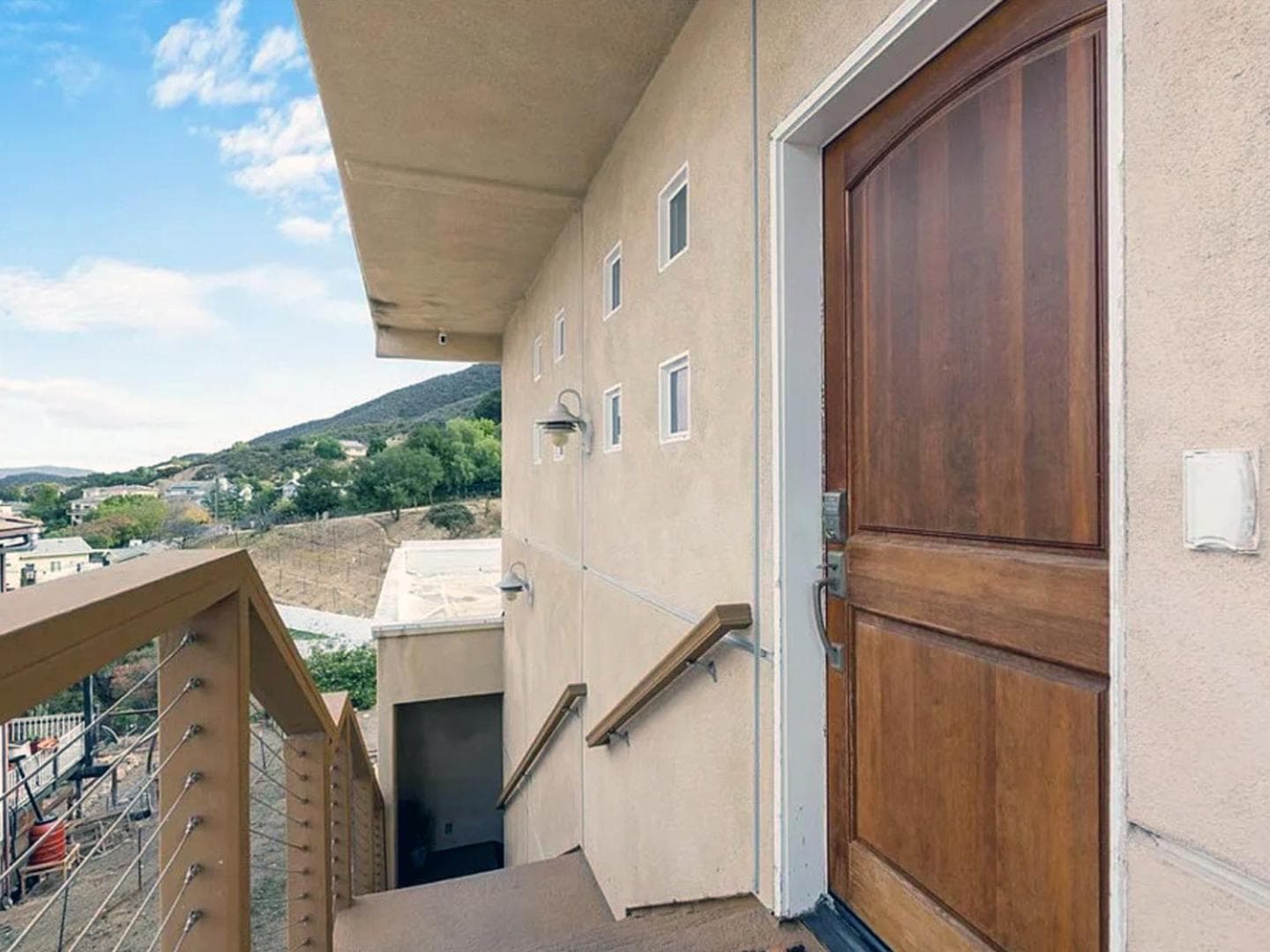 3BR Mountain Retreat with 2 Executive Suites & Scenic Views Sleeps 6