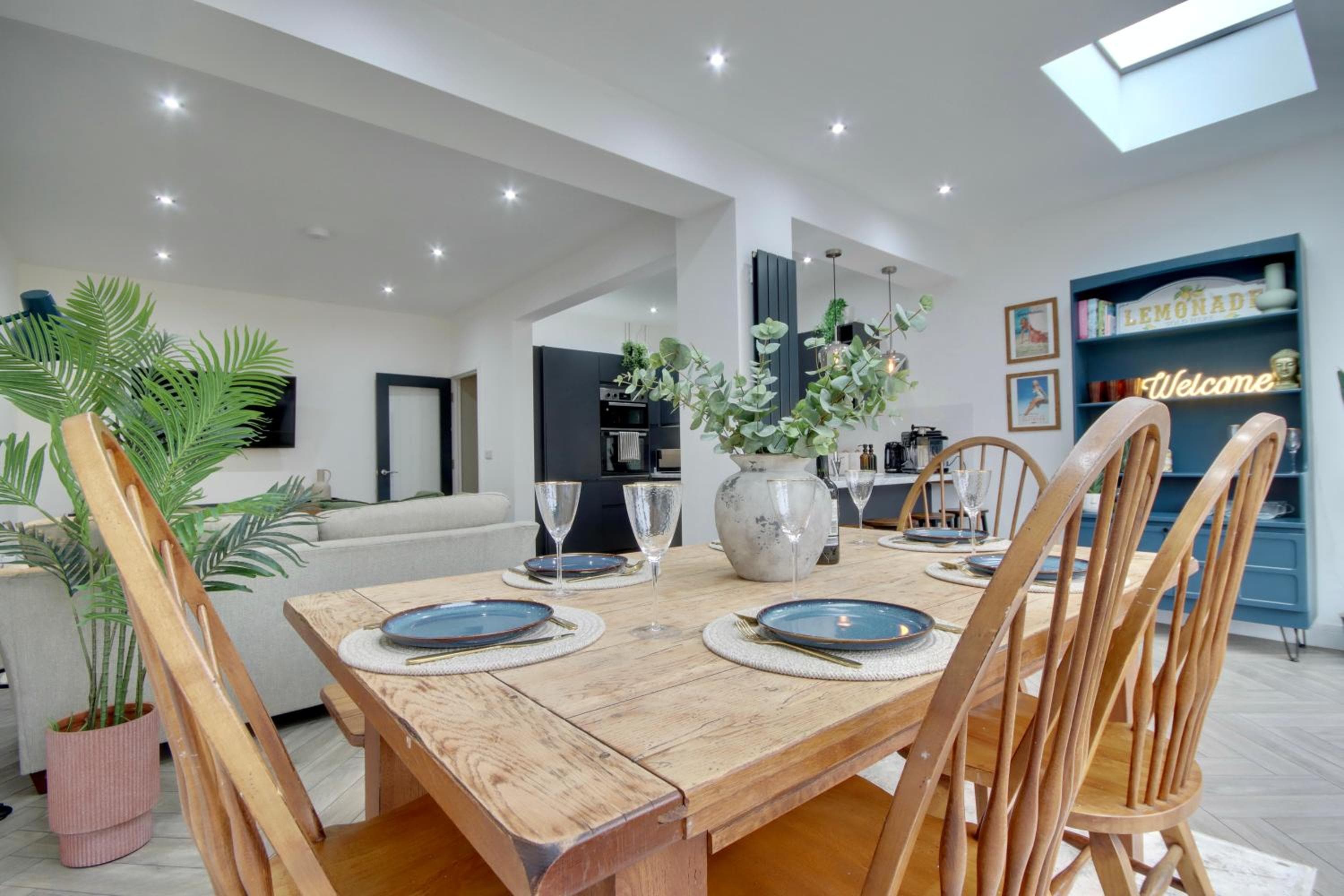 Clover lodge Portsmouth luxury home with off road free parking