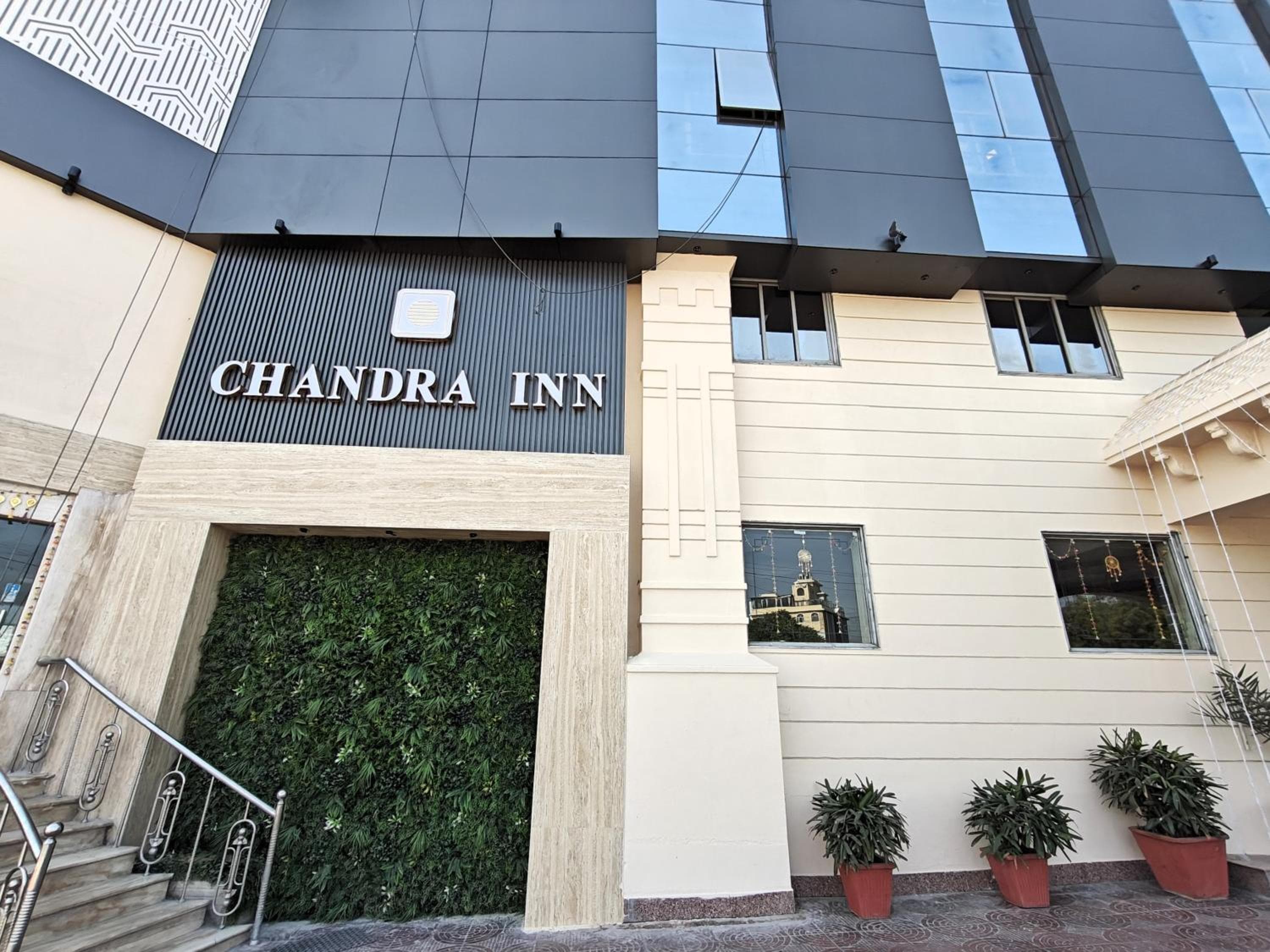 Chandra Inn