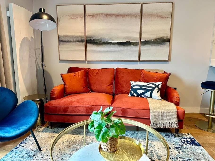 Stunning City Centre Duplex with Free Parking