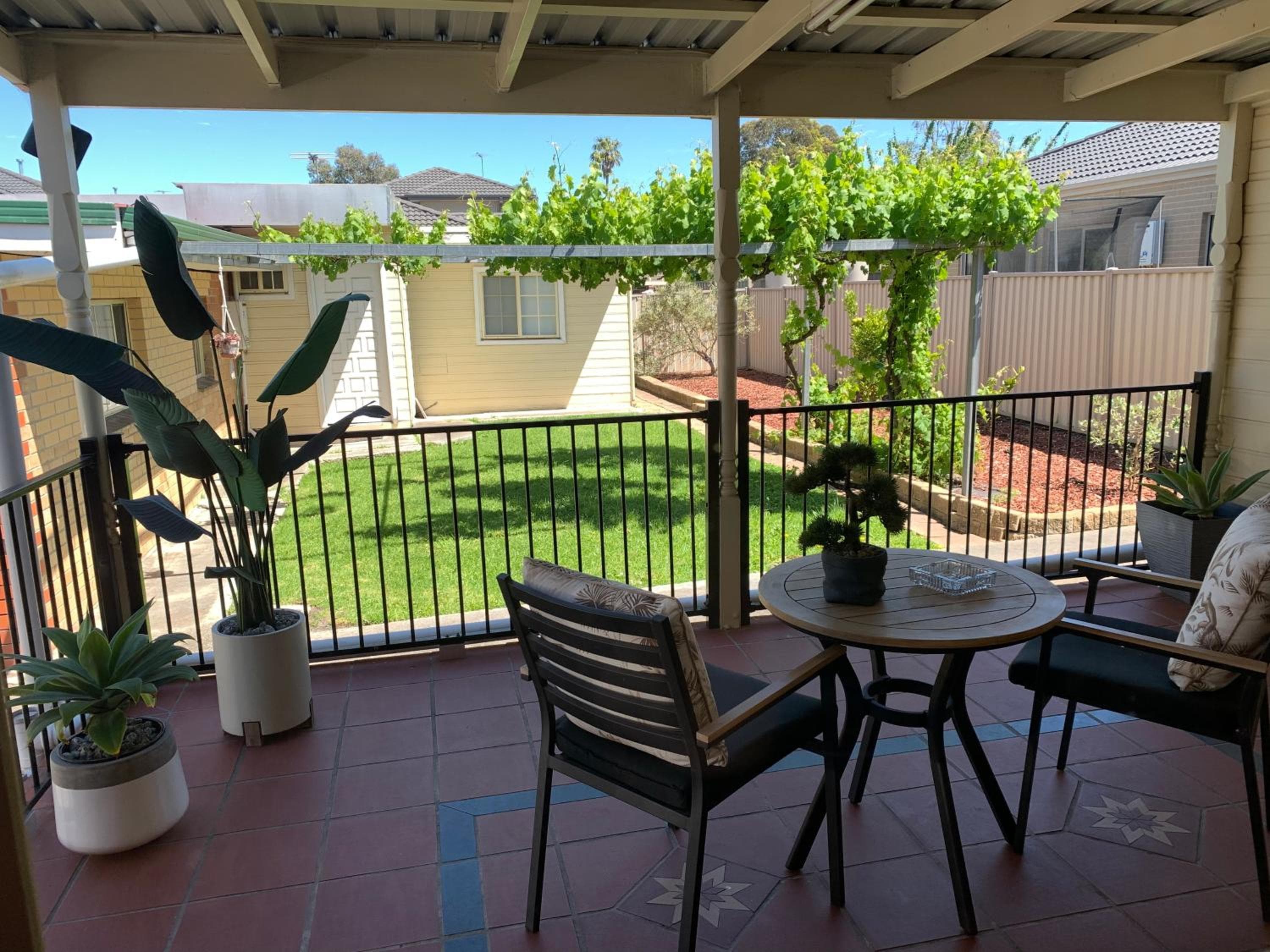Style/Comfort/Spacious 4 bedroom house plus study