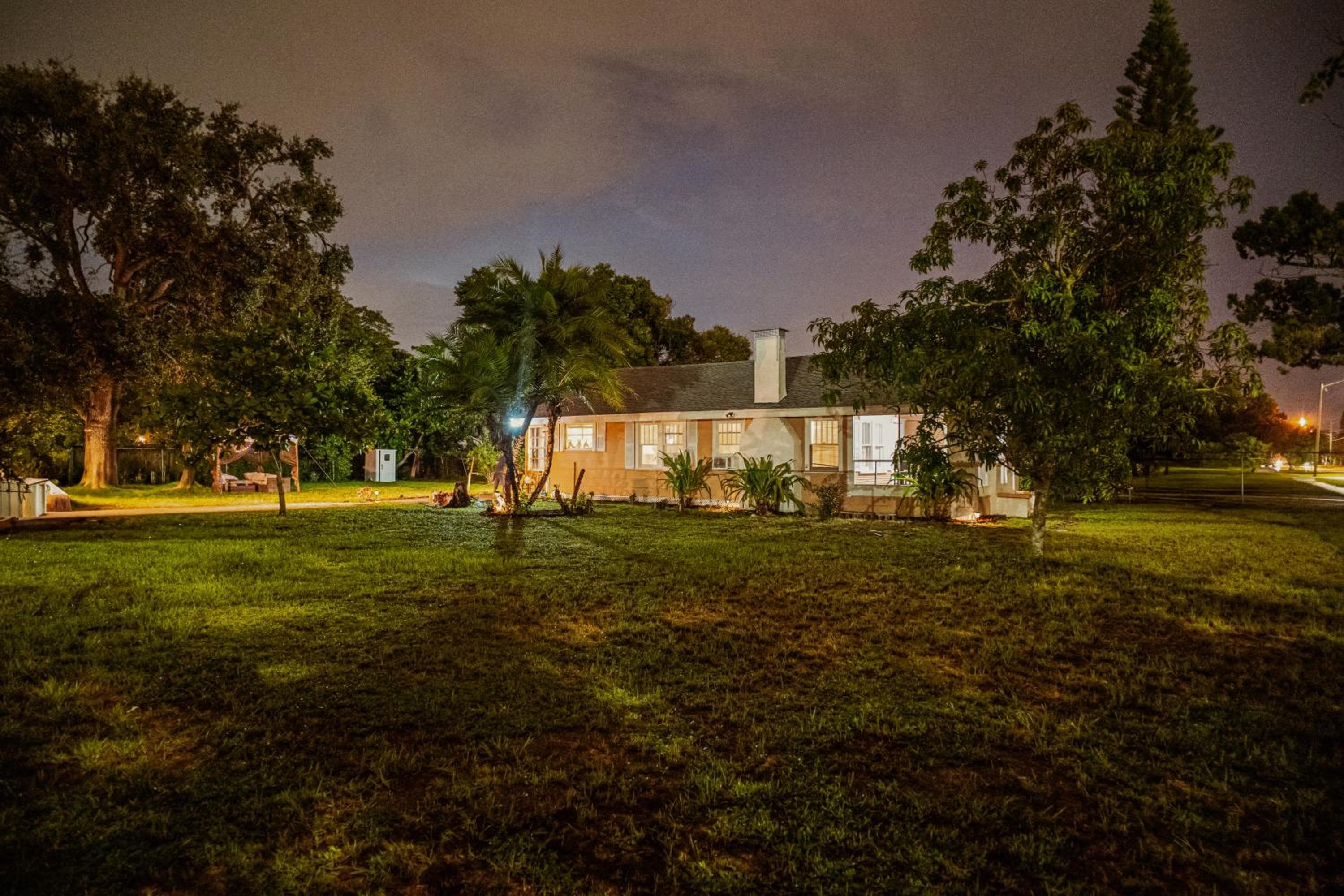 Central House Big Yard