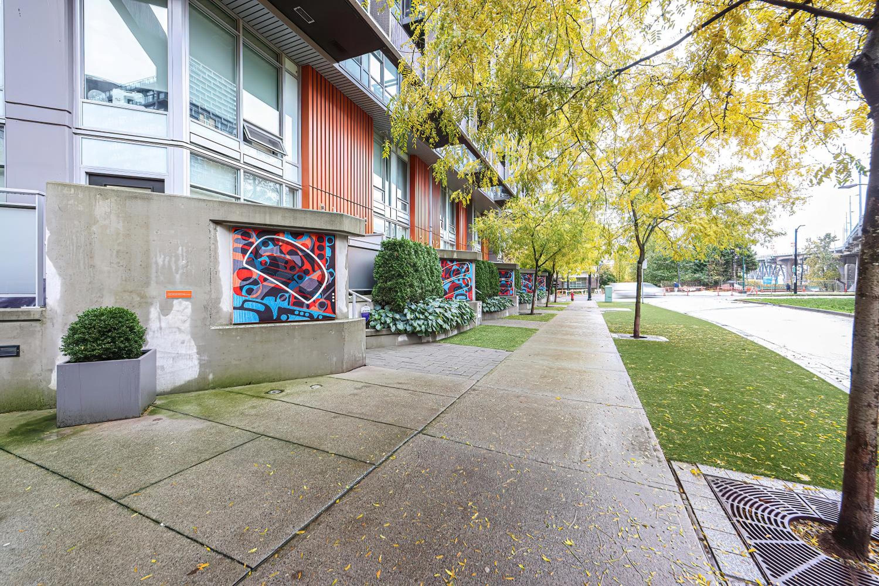 Stylish Yaletown Retreat for 4 nearby restaurants and shops