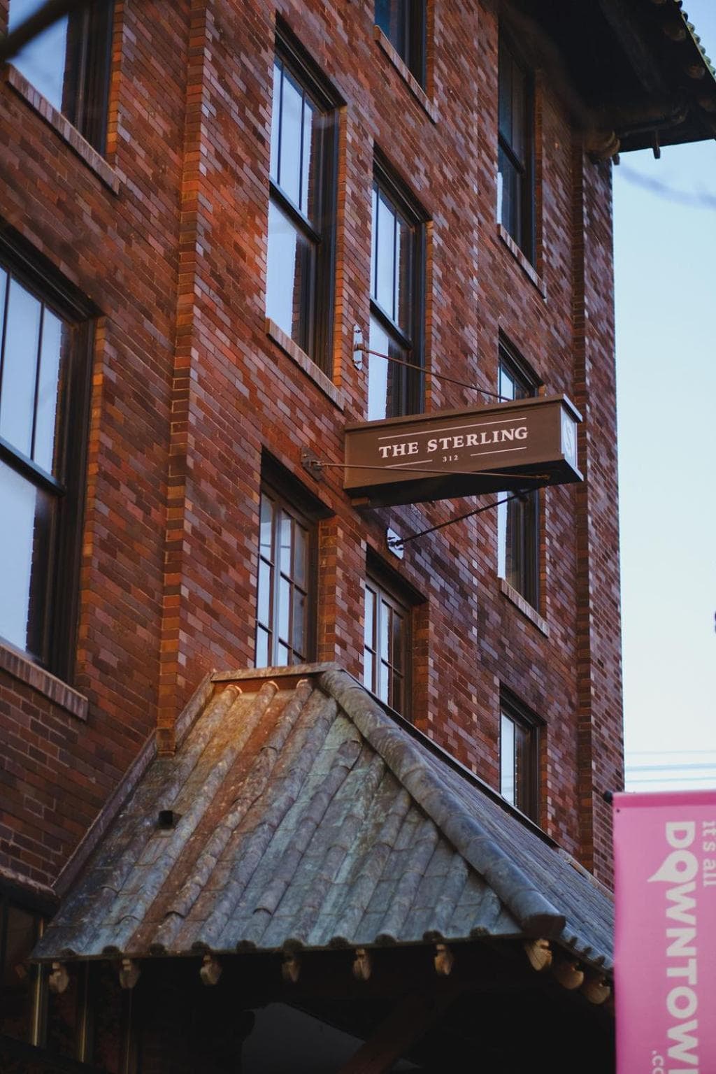 Sleepover Downtown Springfield Studio Apartments