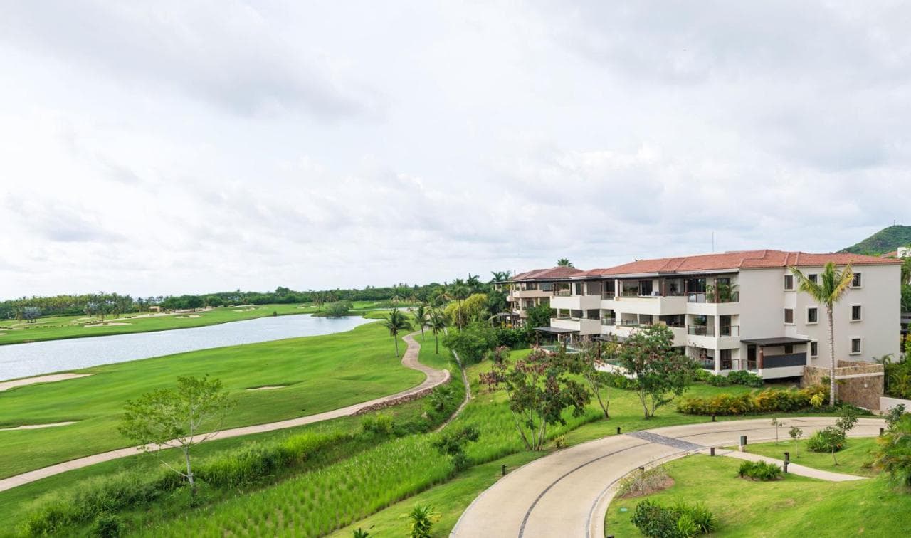 Condo Náutica Oceanview, Private Cook, Golf Cart & Pool in Punta Mita