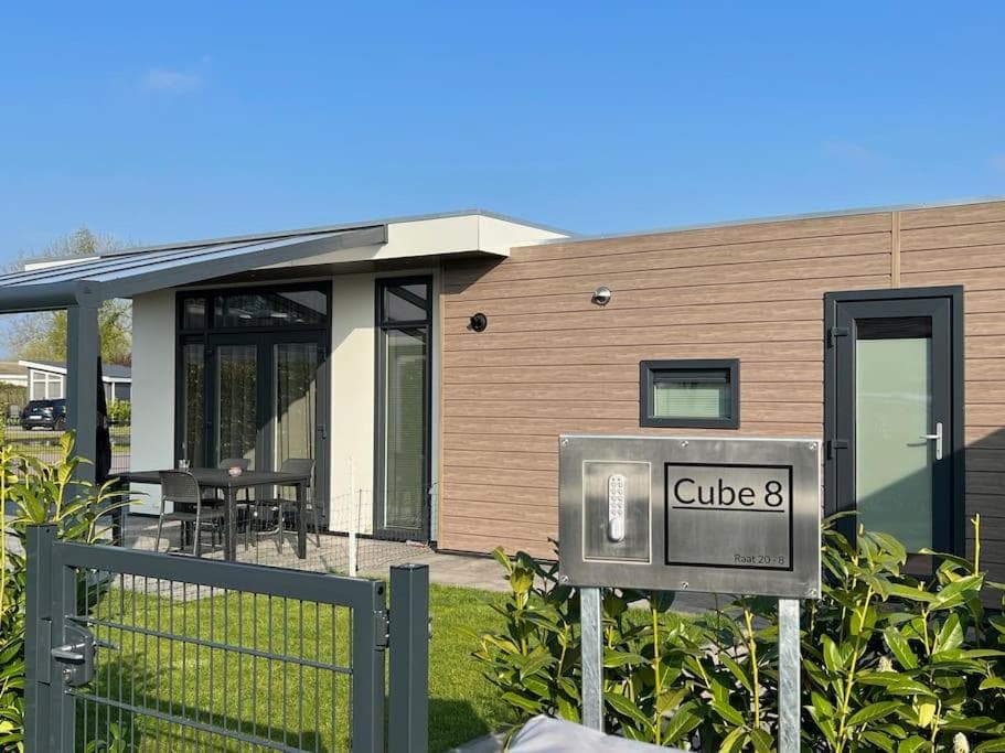 Cube 8 - Neues Ferienhaus im Ferienpark am Badesee