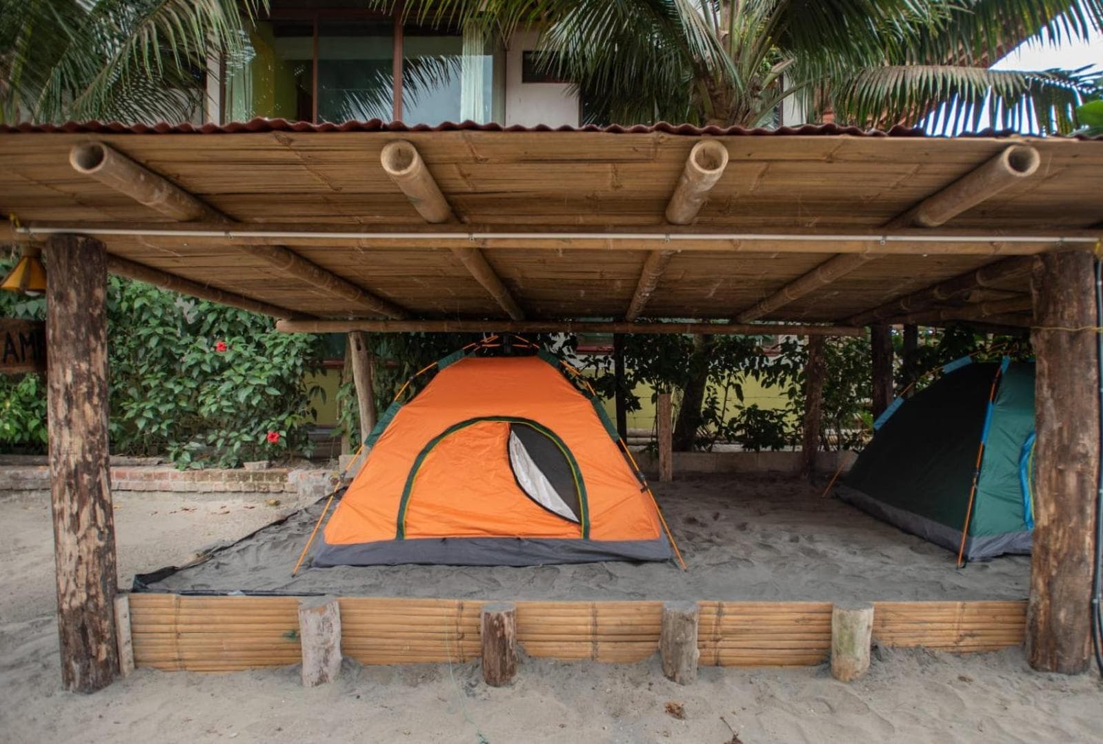La Casa Mompiche Camping & Dorm