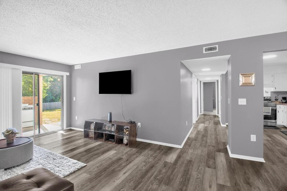 Modern 3BR 2 bathroom Near High Point University & Market Sleeps 6