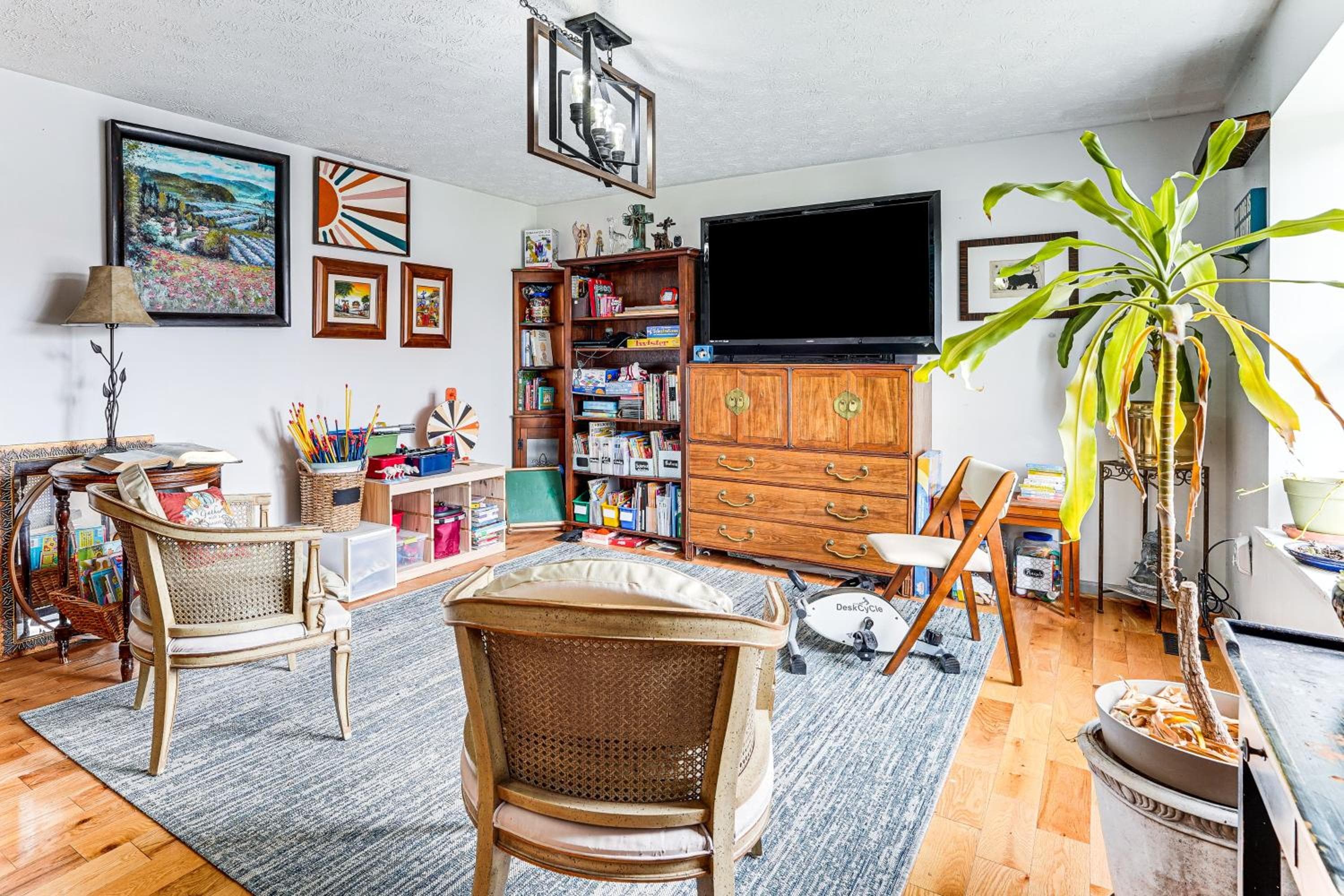 Near Trails, Parks & Orchards: Germantown Retreat