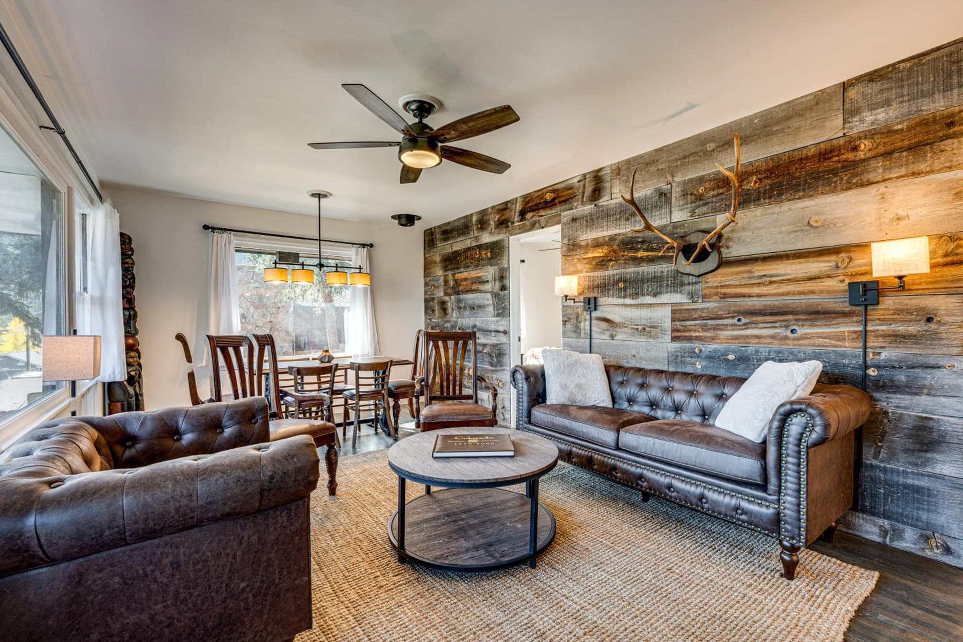 Mtn-View Retreat w/ Deck & Hot Tub in Estes Park!