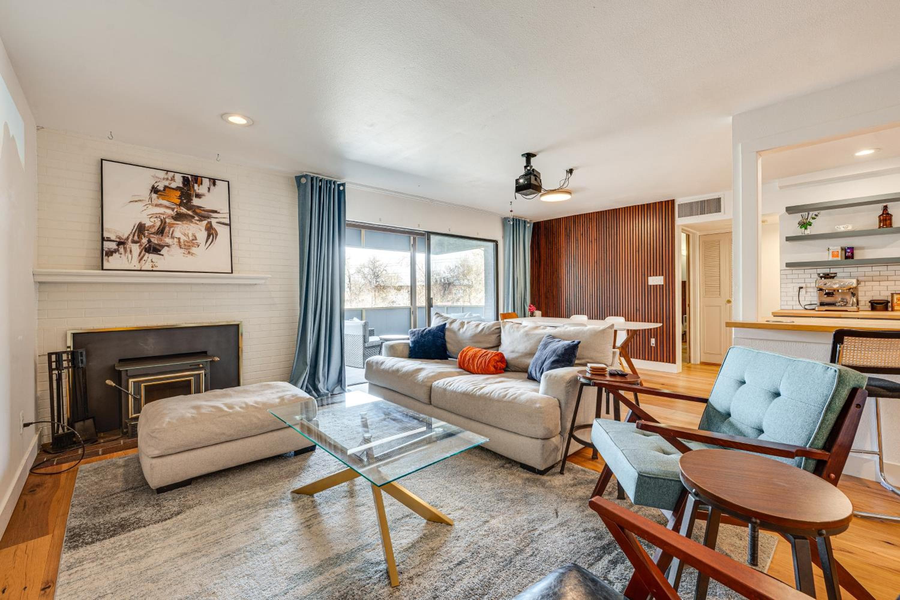 1 Mi to CU Boulder! Walkable Condo w/ Indoor Pool