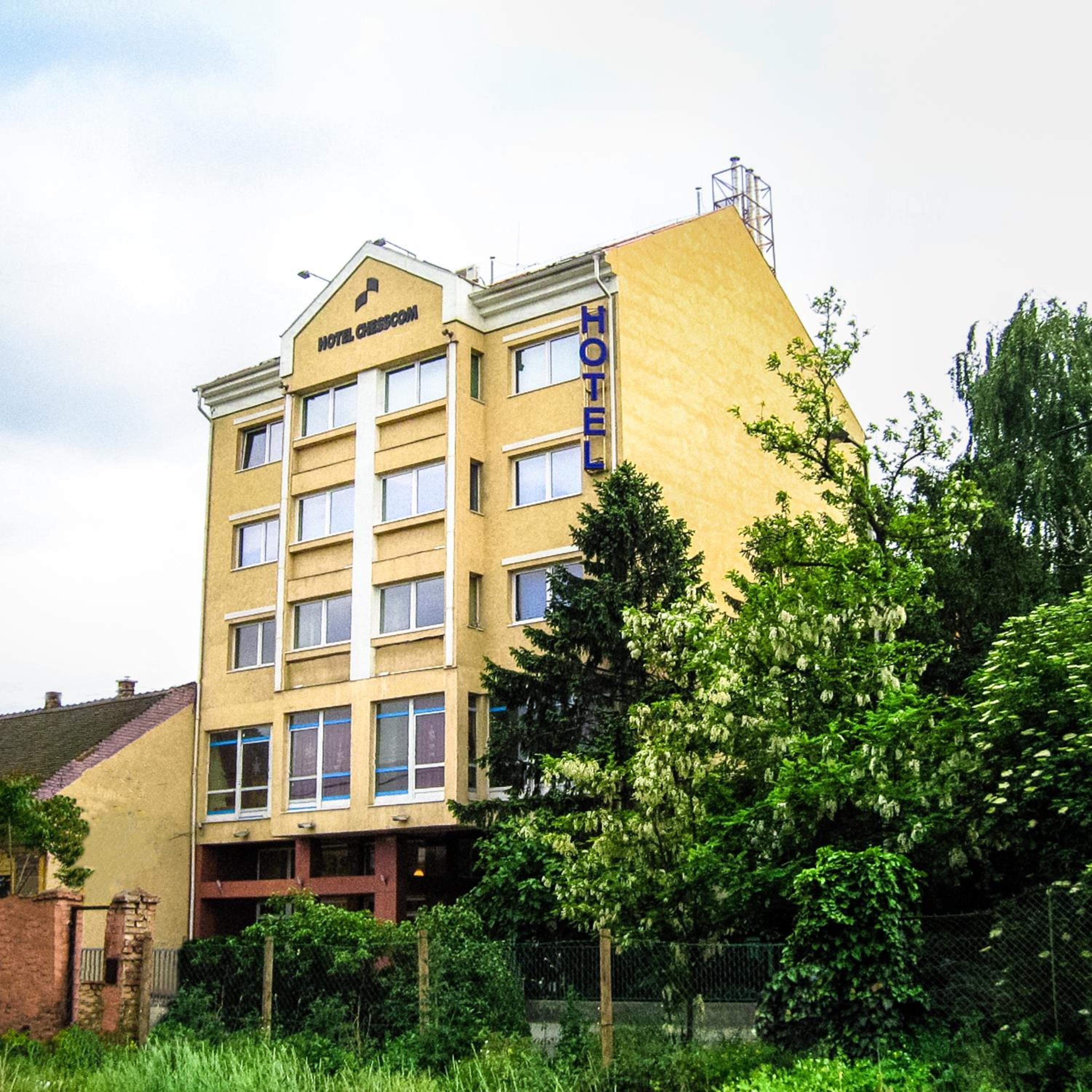 Chesscom Hotel